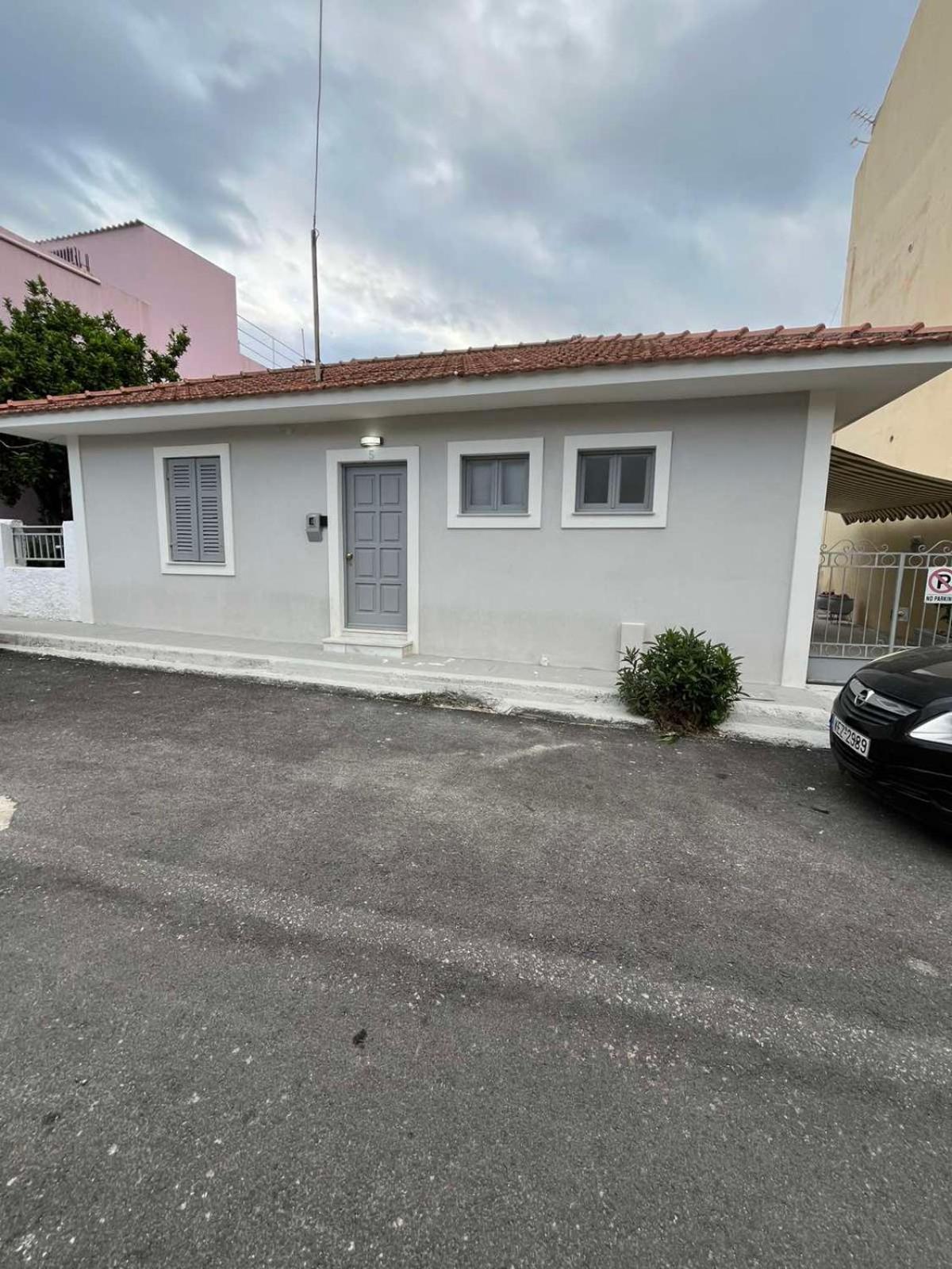 Cozy House In Argostoliヴィラ エクステリア 写真